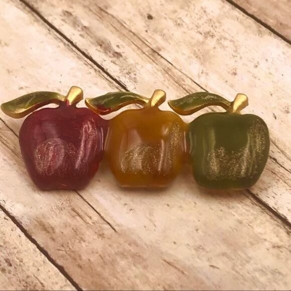 Tanya Creations Three Apples Brooch Pin Enameled Signed ©TC Teacher Gift - Picture 1 of 5